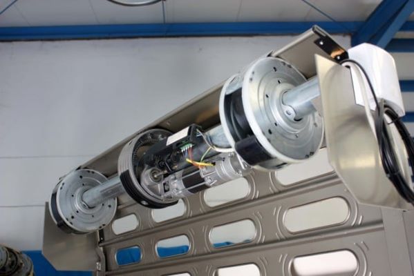 motor-persiana-metálica